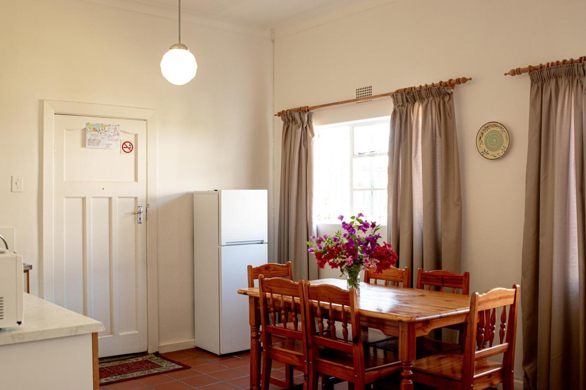4 Rothman Street B&B กราฟฟ์-เรเน็ต ภายนอก รูปภาพ