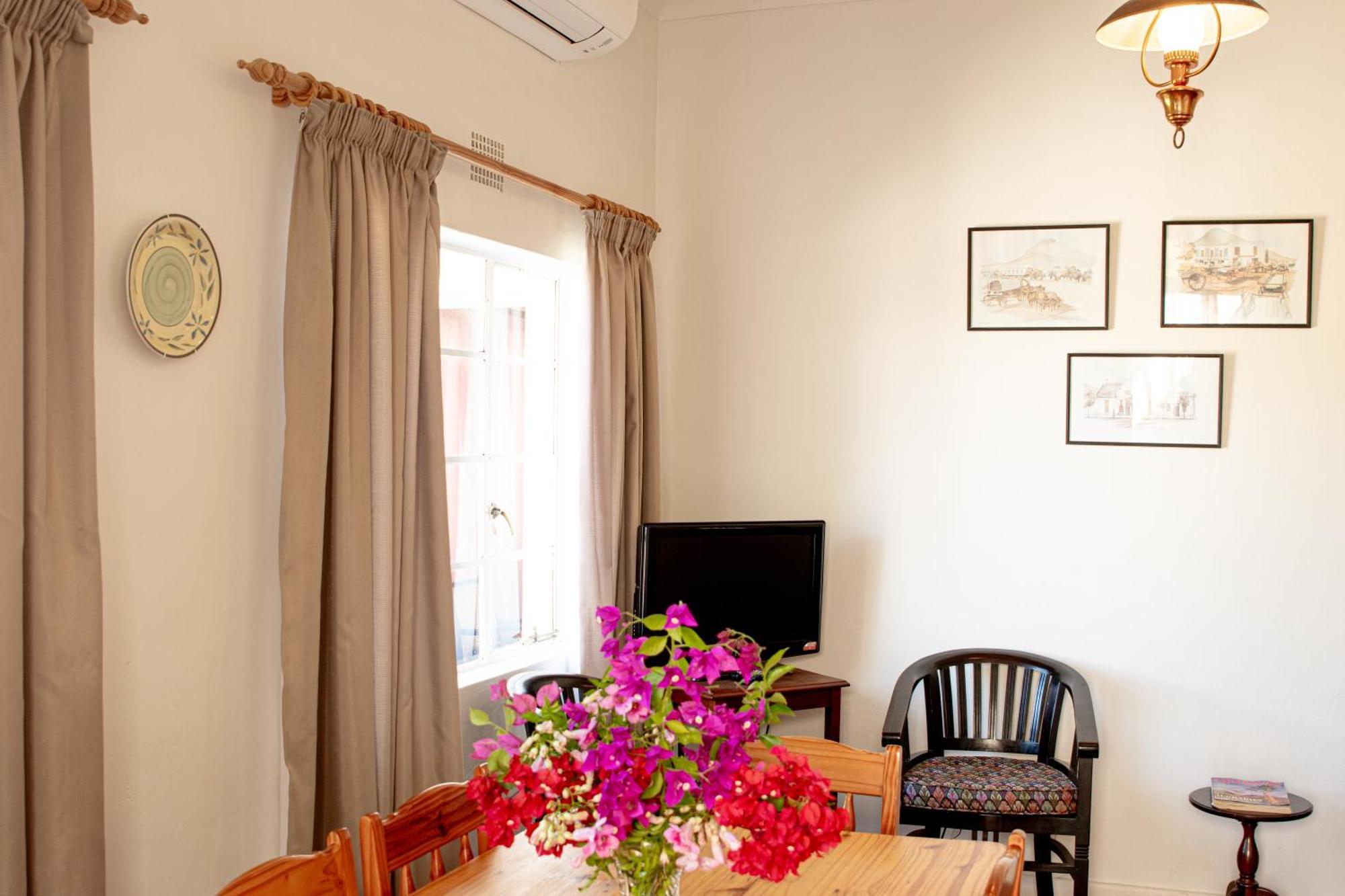 4 Rothman Street B&B กราฟฟ์-เรเน็ต ภายนอก รูปภาพ
