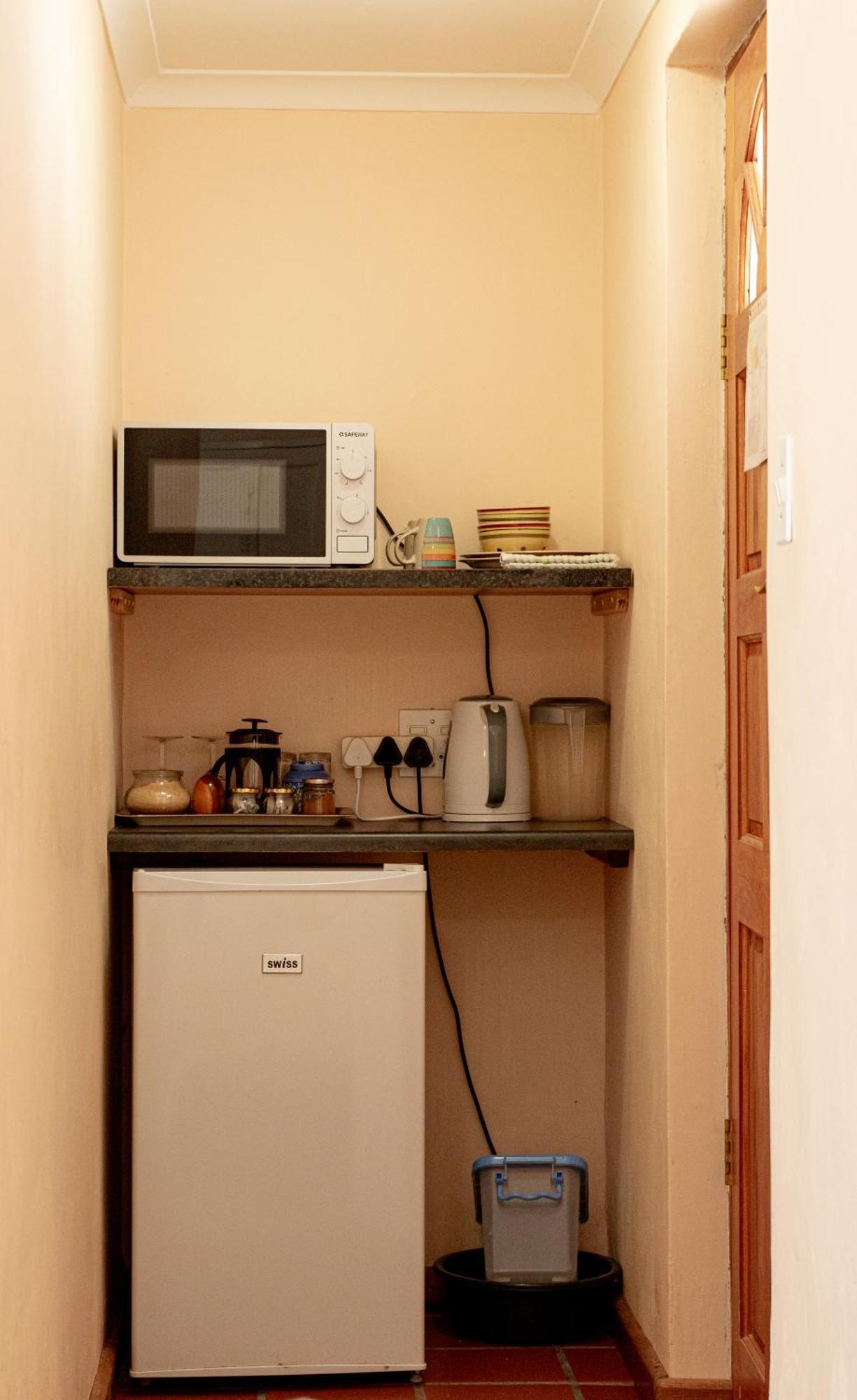 4 Rothman Street B&B กราฟฟ์-เรเน็ต ภายนอก รูปภาพ