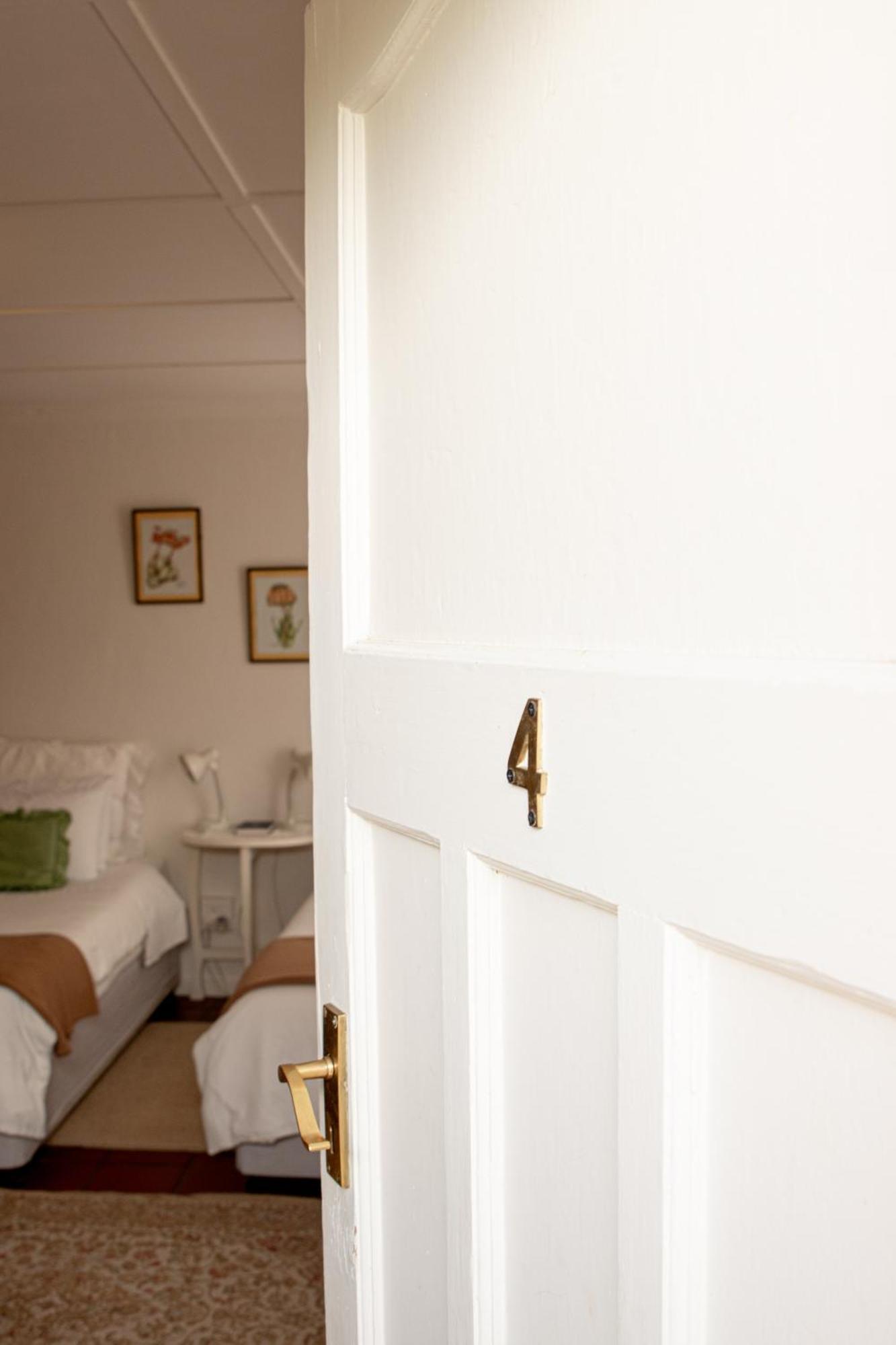 4 Rothman Street B&B กราฟฟ์-เรเน็ต ภายนอก รูปภาพ
