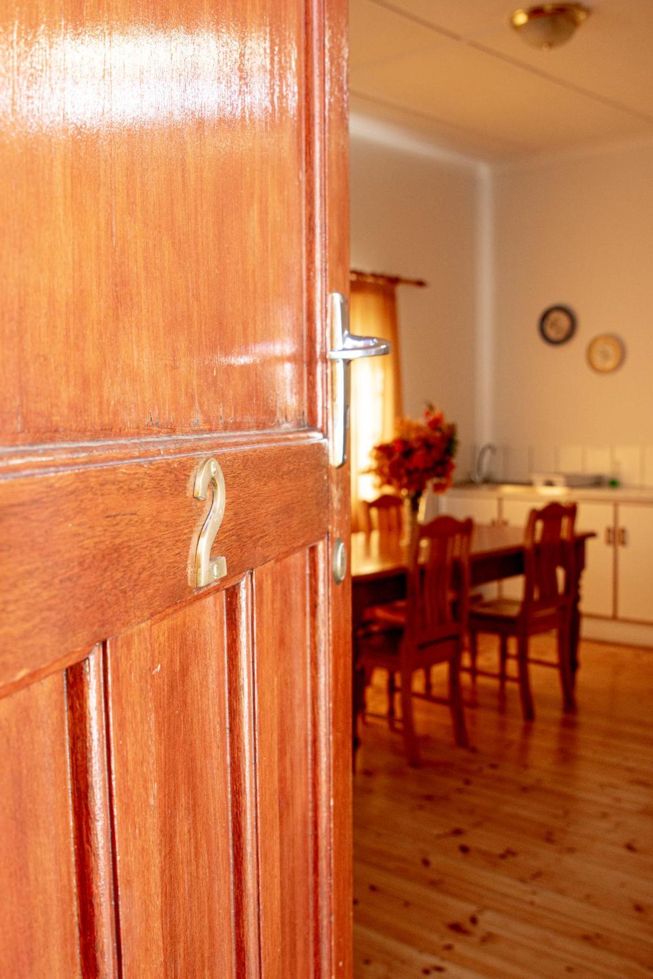4 Rothman Street B&B กราฟฟ์-เรเน็ต ภายนอก รูปภาพ